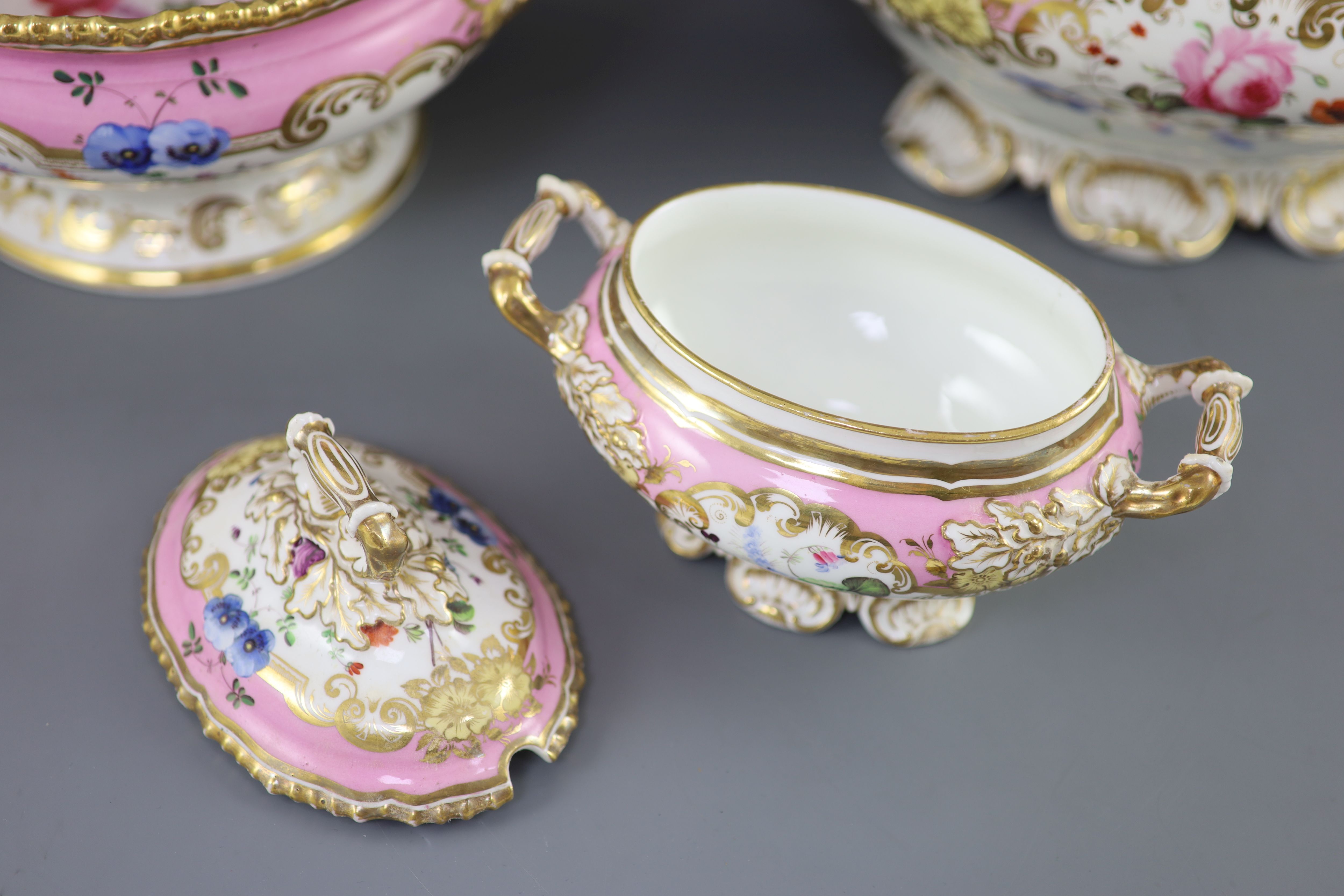 An extensive one hundred and thirteen piece English porcelain dinner and dessert service, c.1825-30,